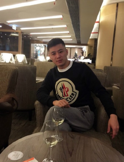 吴辉的第一张照片--香港残疾人相亲网